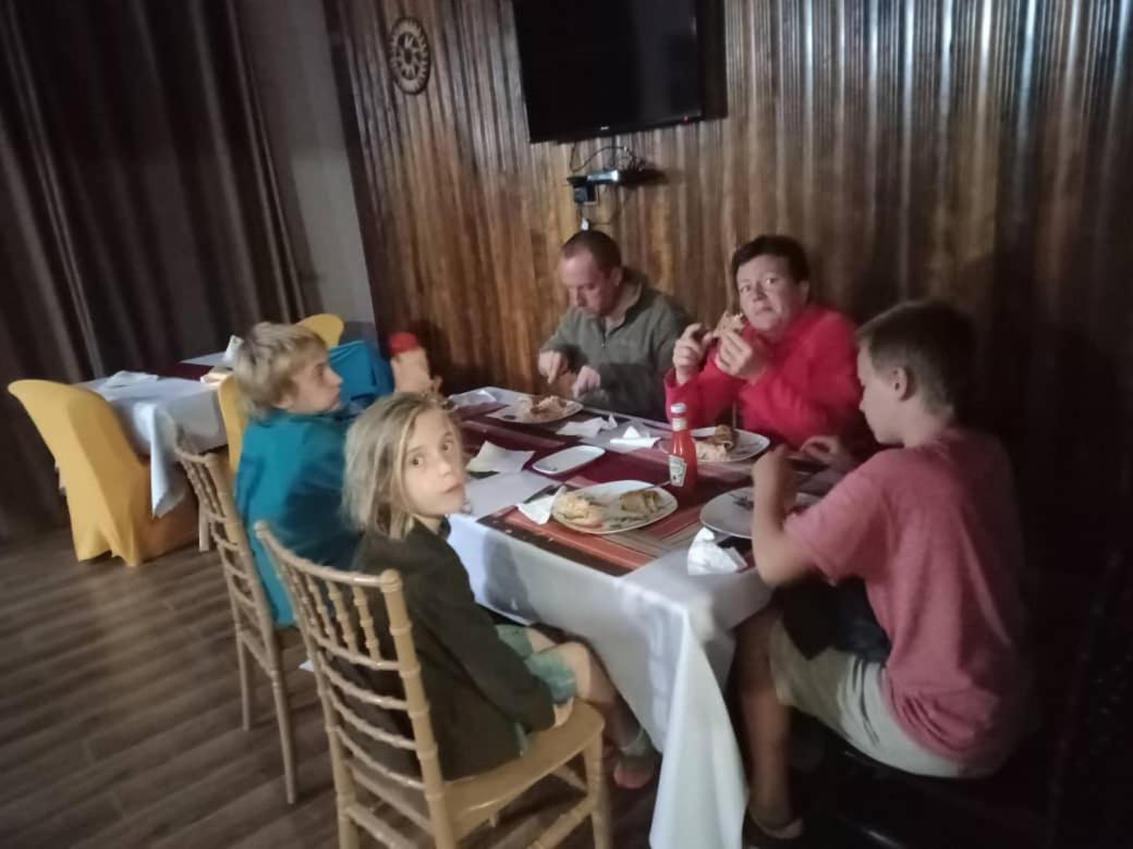 Riverside Resort Hotel Kabale Ngoại thất bức ảnh