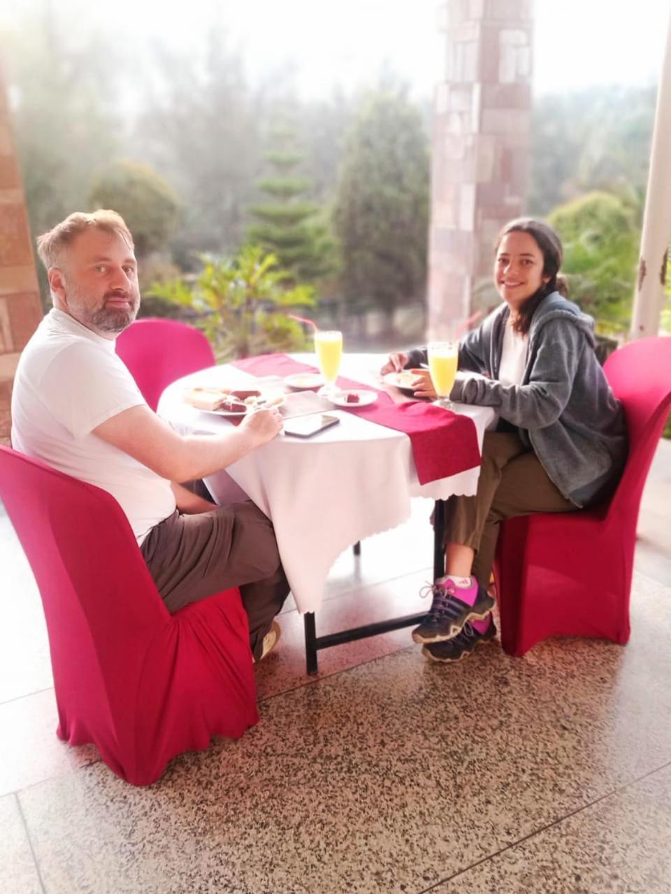 Riverside Resort Hotel Kabale Ngoại thất bức ảnh