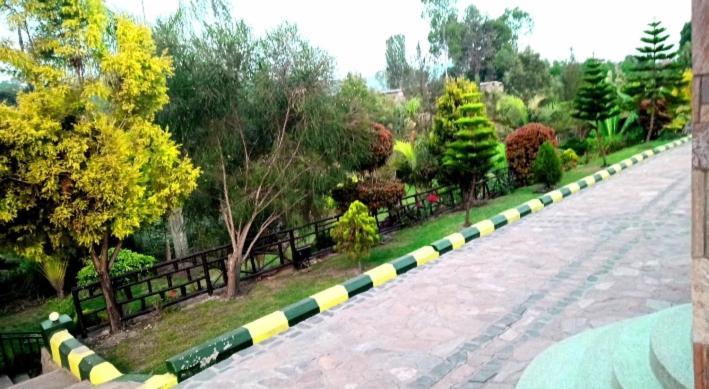 Riverside Resort Hotel Kabale Ngoại thất bức ảnh