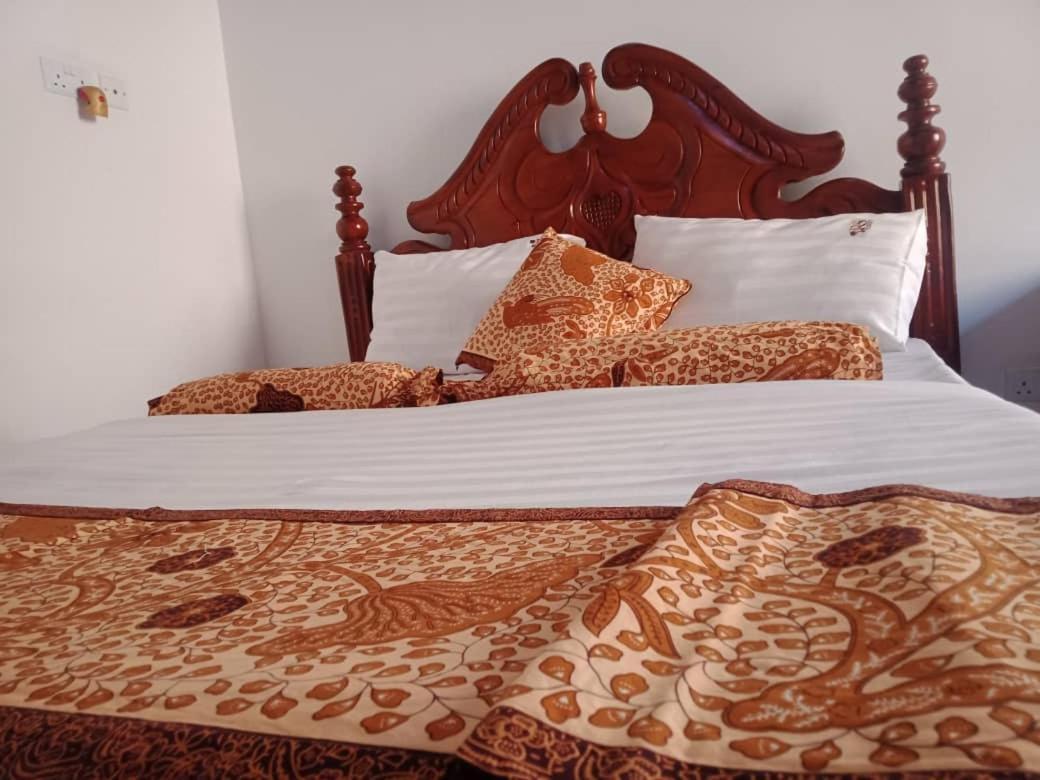 Riverside Resort Hotel Kabale Ngoại thất bức ảnh