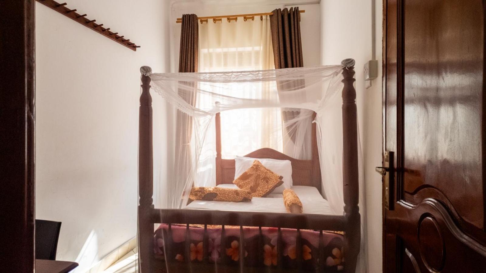 Riverside Resort Hotel Kabale Ngoại thất bức ảnh