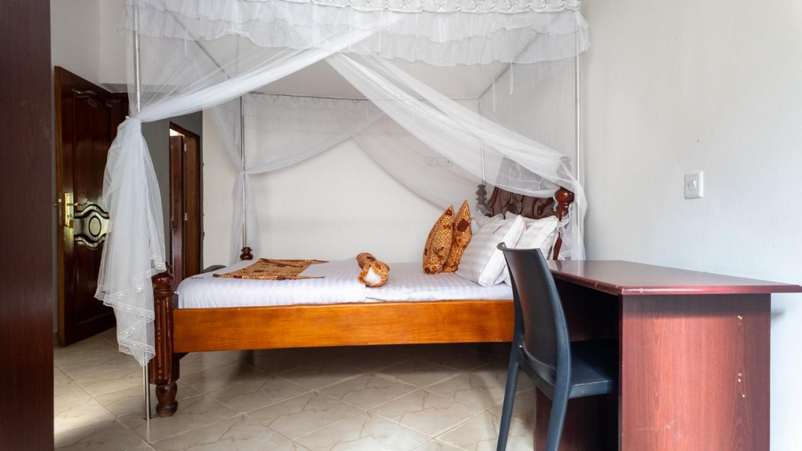 Riverside Resort Hotel Kabale Ngoại thất bức ảnh